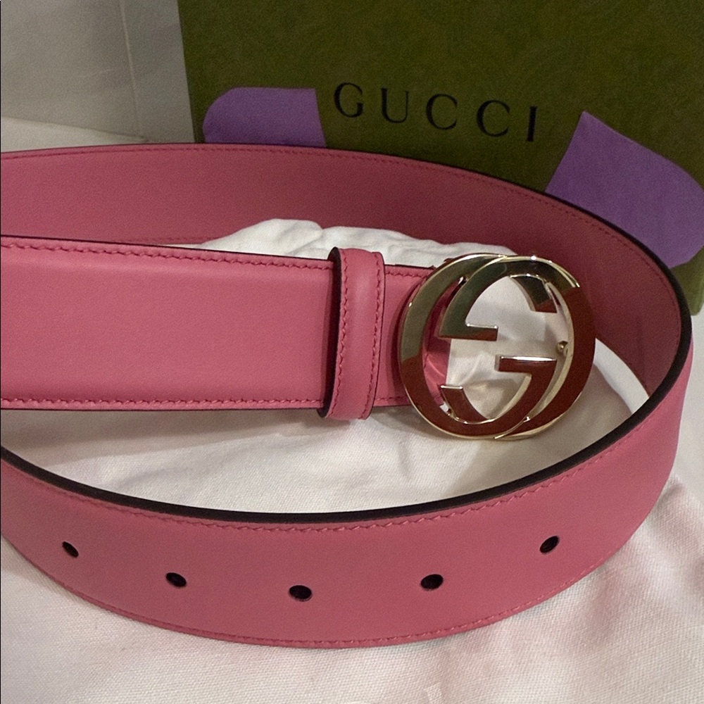 New without tag: Gucci Pink Belt with Gold GG Buckle💖